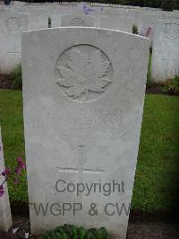 Etaples Military Cemetery - MacLean, J